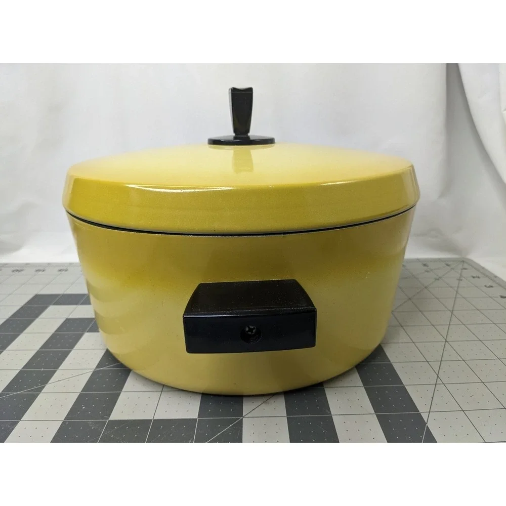 Vintage Aluminum 5 Qt Stock Pot‎ Lid Yellow Made in the USA